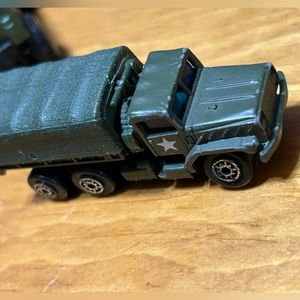Maisto M-923 A1 Big Foot 6 Wheel Army Truck National Guard 1:64 Scale